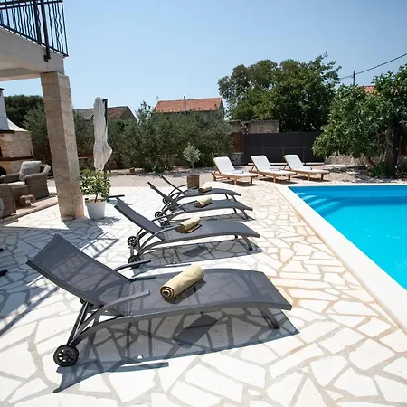 Villa Marleku Pakoštane