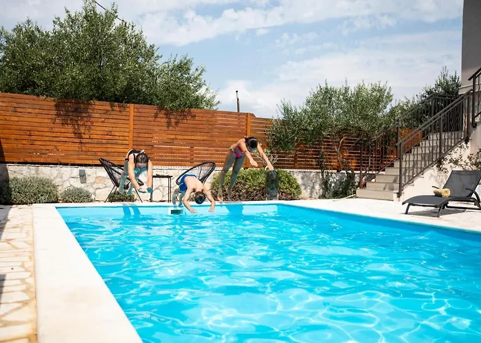 Vila Marleku Pakostane